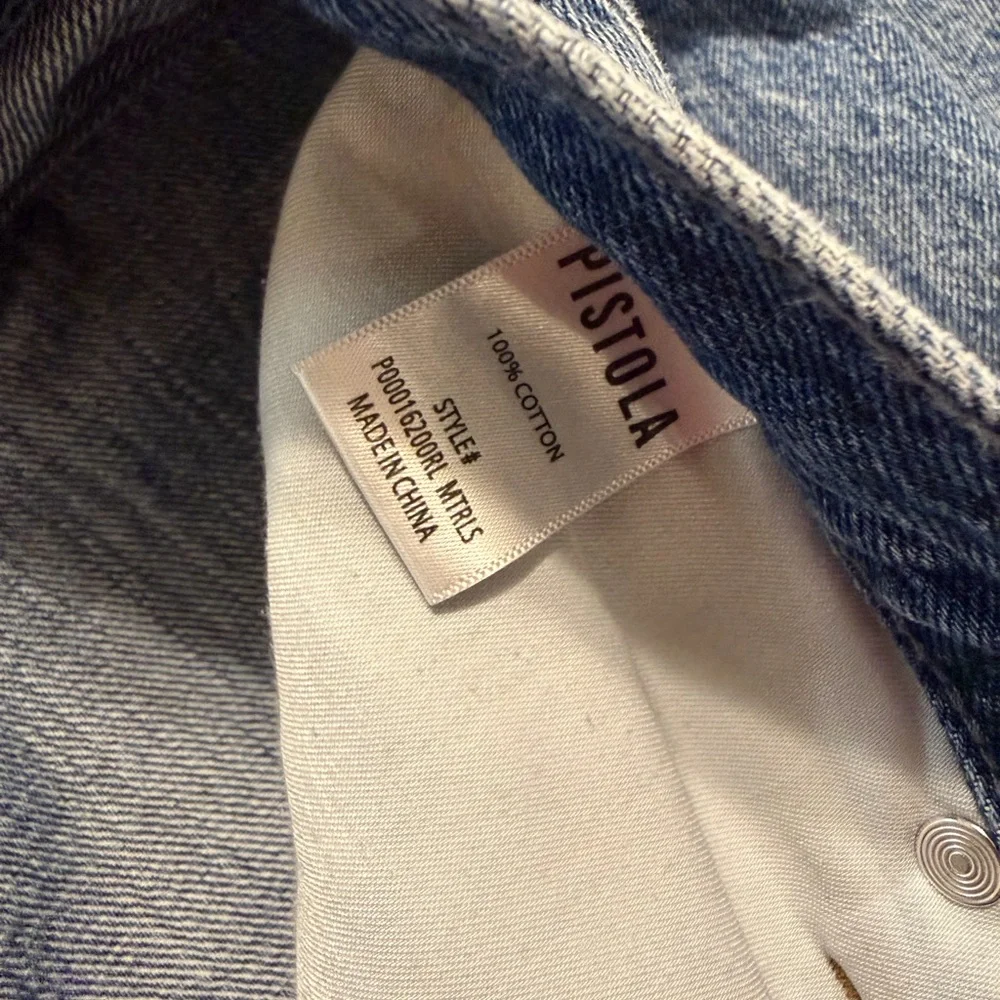 Lexi in Metropolis - Picture 5 of 5